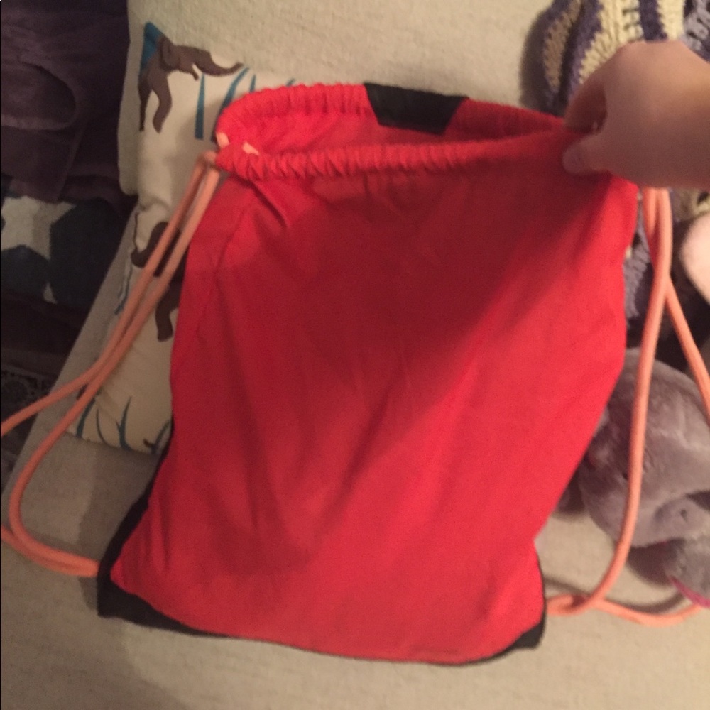 nike drawstring - Picture 2 of 2